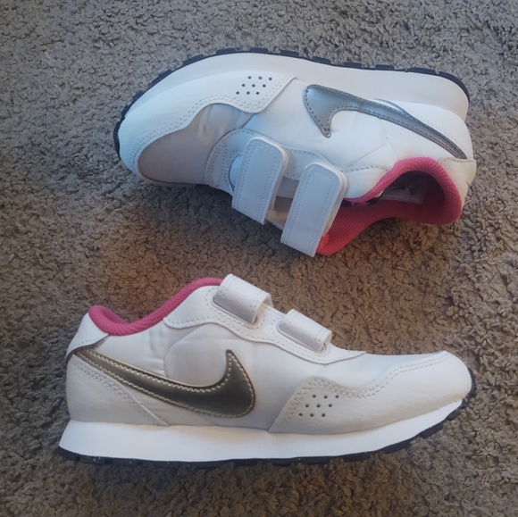 Nike MD Valiant (PS) Little Kids' Shoes White Summit Black CN8559-105 BRAND NEW - Picture 3 of 5